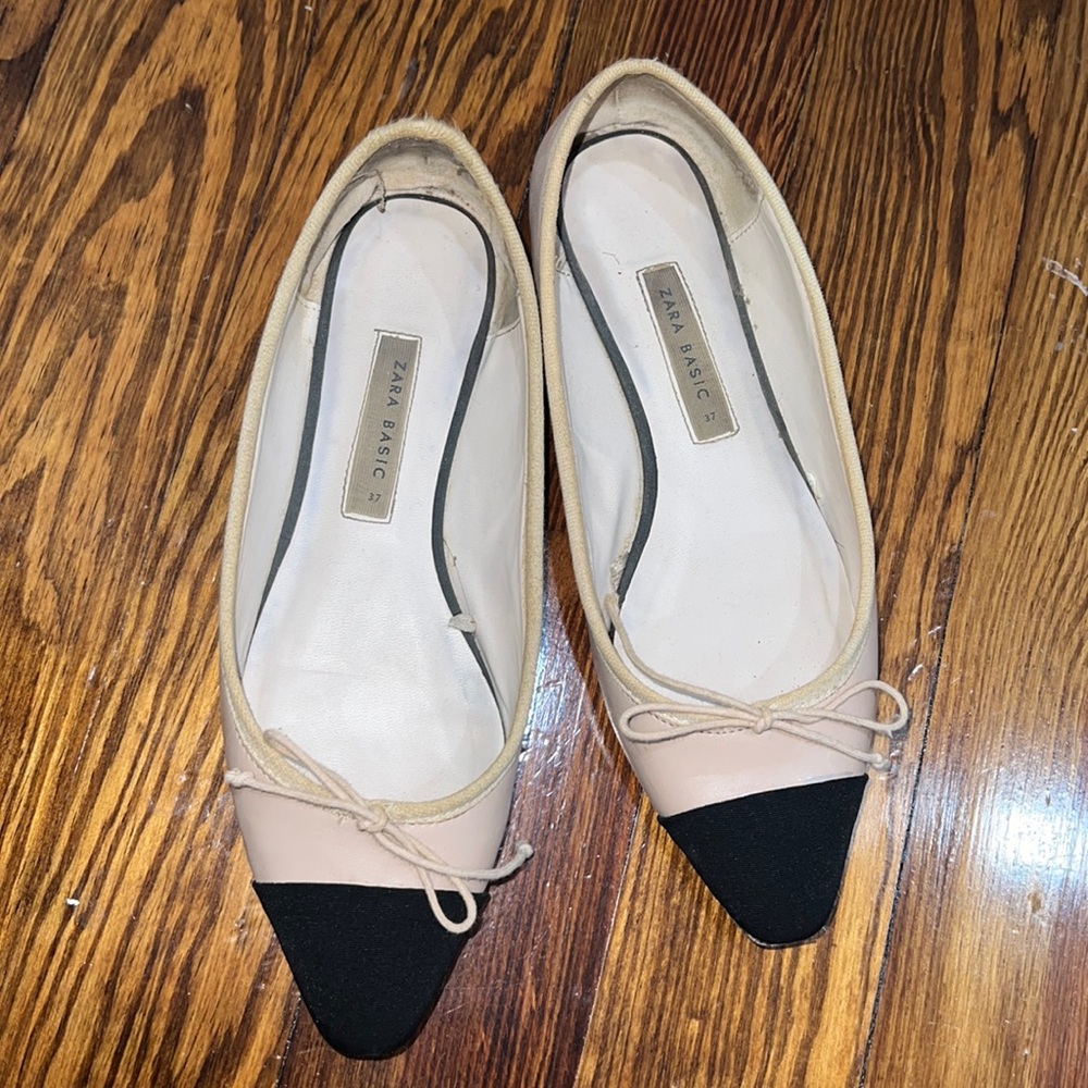 Flats with bows